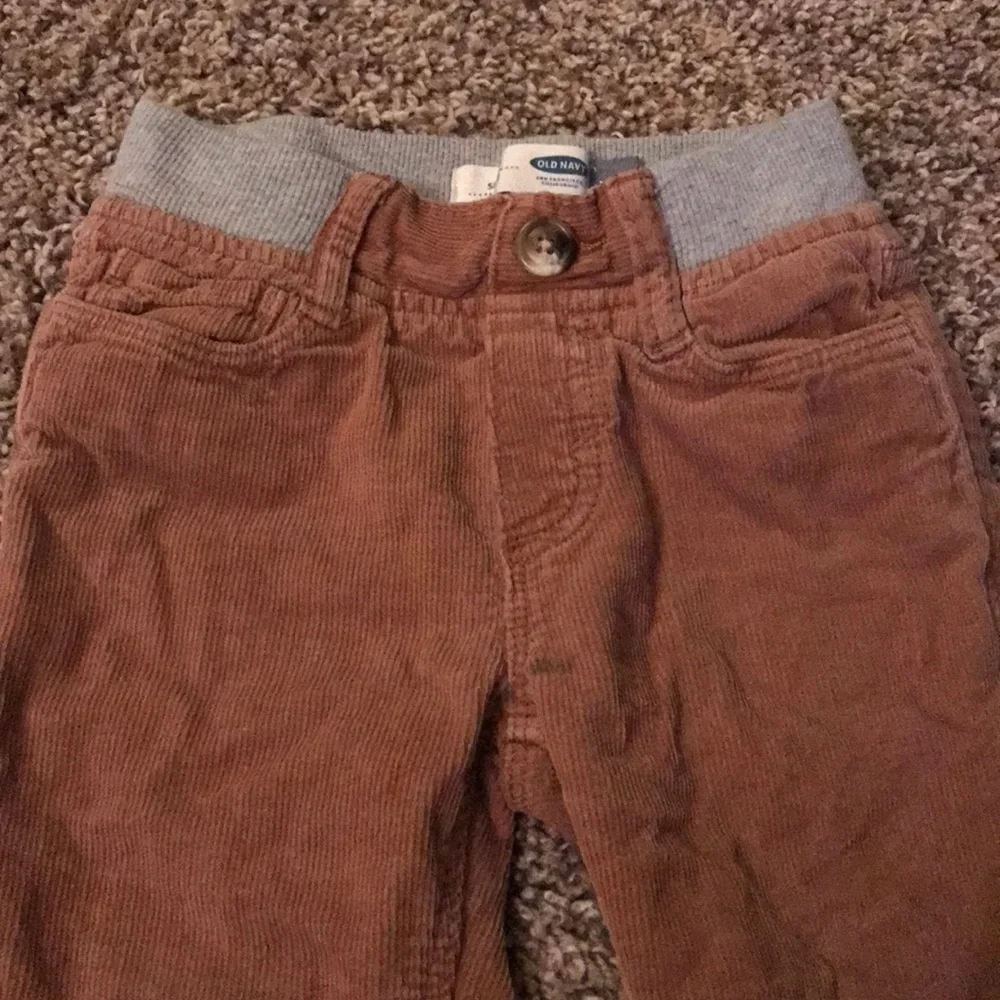 Old Navy Carmel Kaki pants gray stretchy waistband